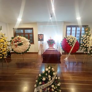 IMAGEN EN SALA DE PEDESTALES FUNEBRES